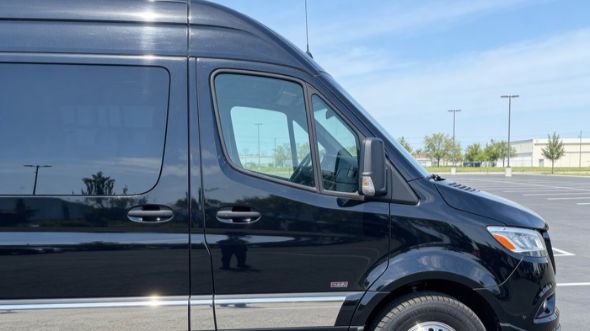 hampton airport sprinter van service