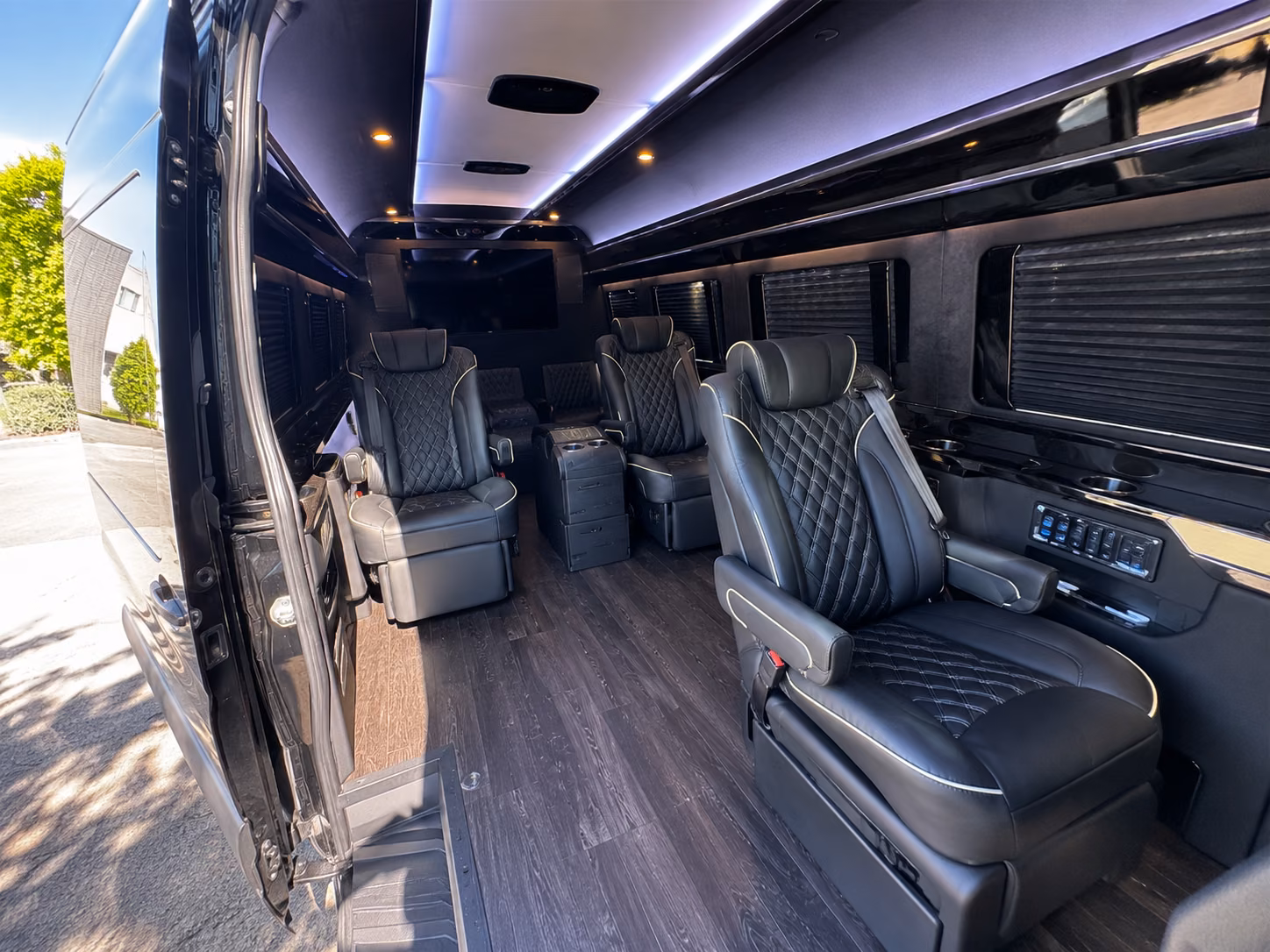 richmond 12 passenger sprinter van inside